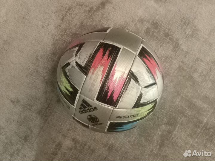 Футбольный мяч