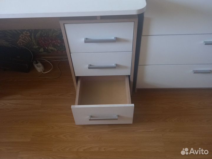 Письменный стол