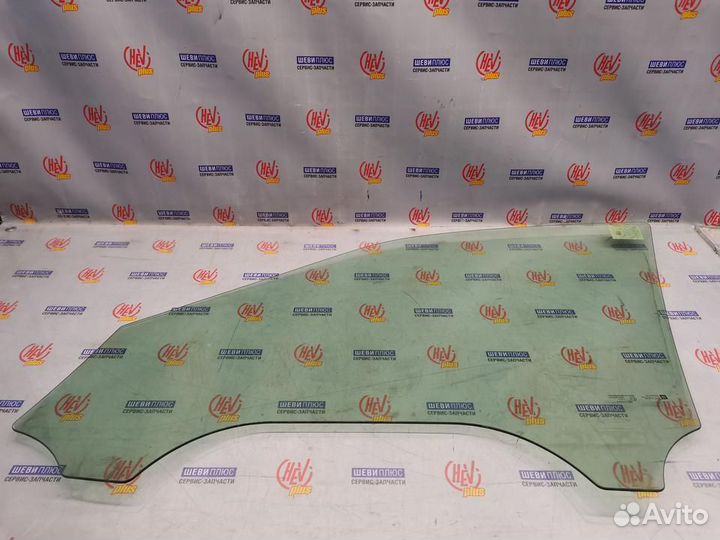 Стекло двери передней Cadillac SRX