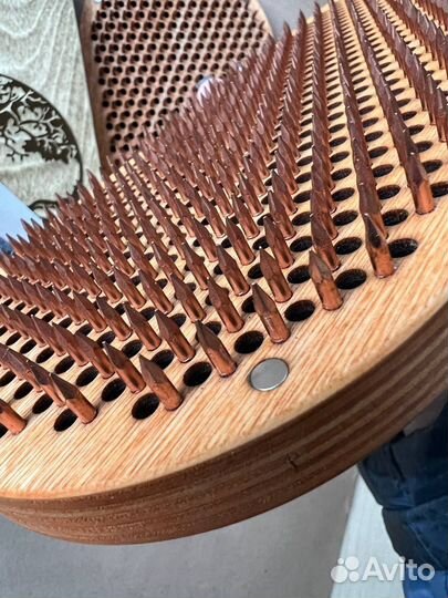 Доска садху с медными гвоздями на магнитах