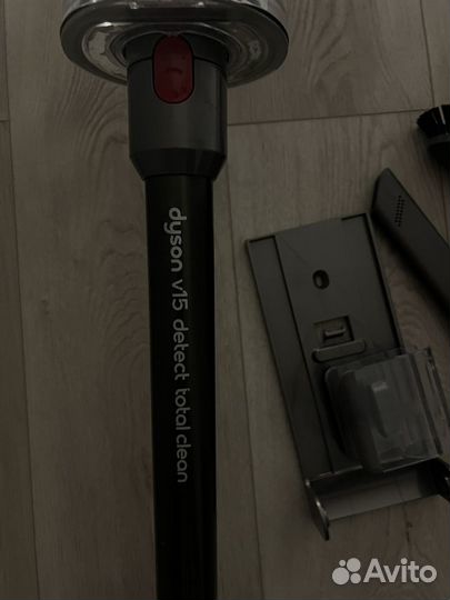 Dyson V15 detect total clean 2023