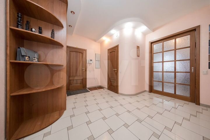 4-к. квартира, 135,9 м², 7/10 эт.