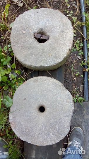 Камни от жерновов