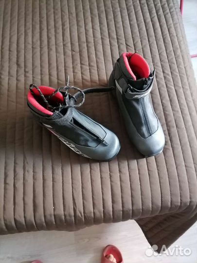 Лыжные ботинки