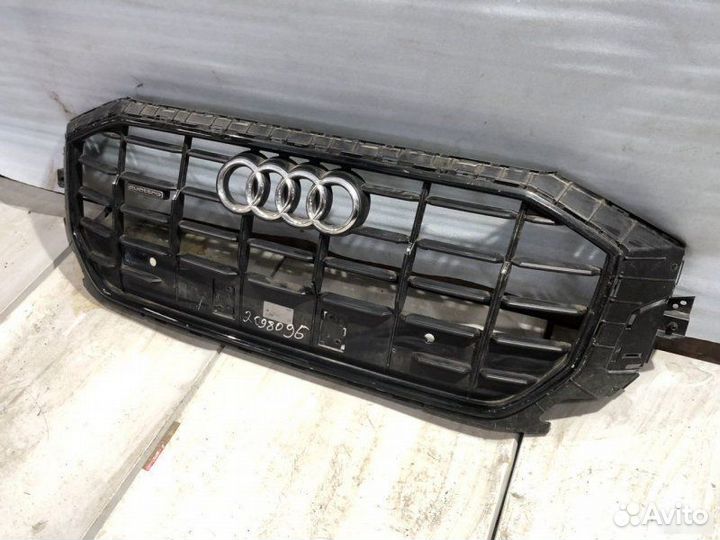 Решетка радиатора Audi Q8