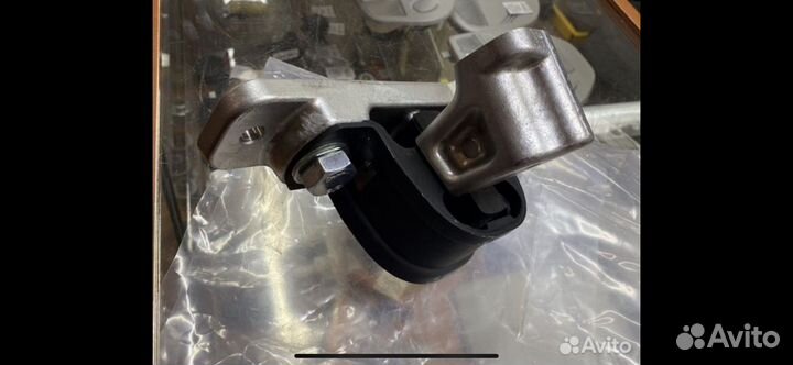 Опора двигателя правая веста усиленная