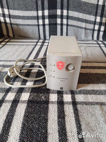 Стабилизатор напряжения 1000va