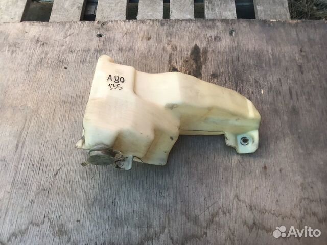Бачок омывателя лобового стекла Audi 80/90 B3