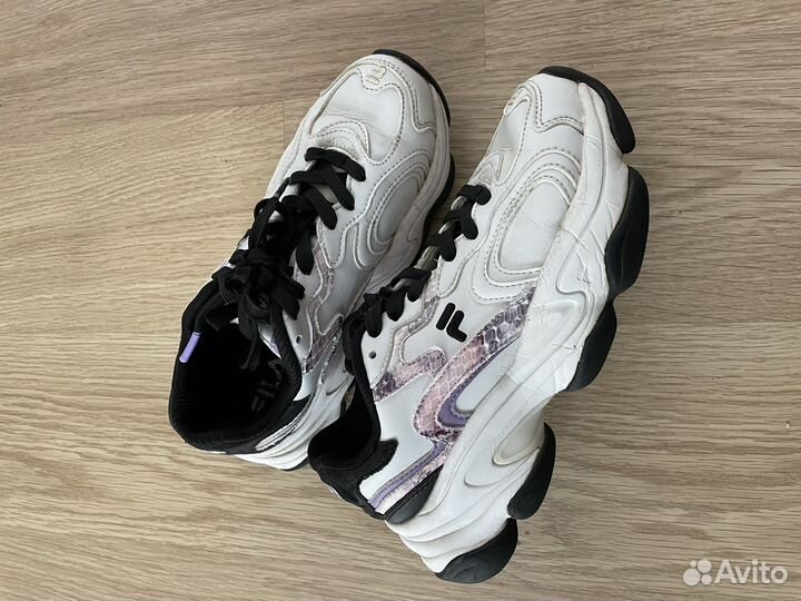 Кроссовки для девочки