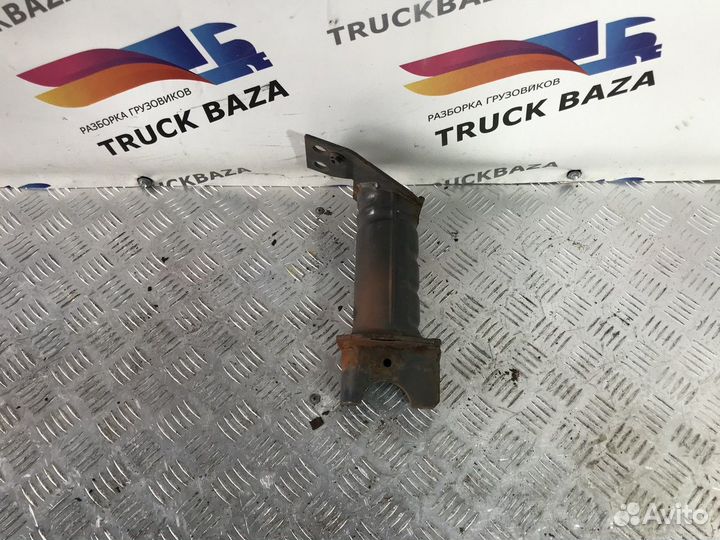 Кронштейн усилителя переднего бампера Volvo FH