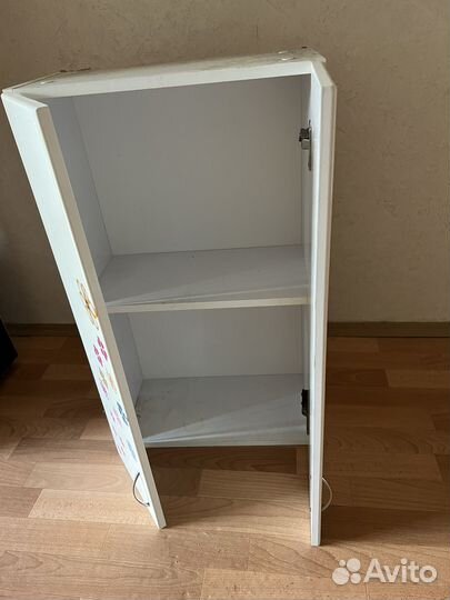 Шкафчик навесной