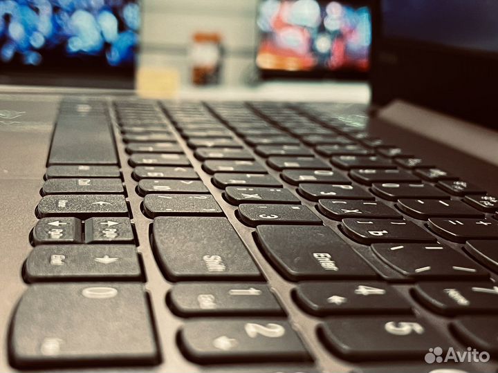 Идеальный вариант для игр или офиса. Lenovo