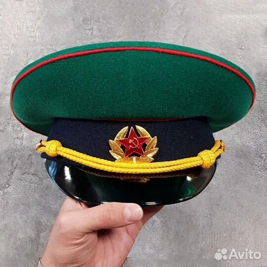 Военные головные уборы и др