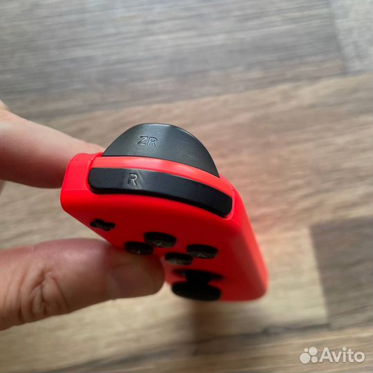 Оригинал Joy Con Neon Red R нерабочий