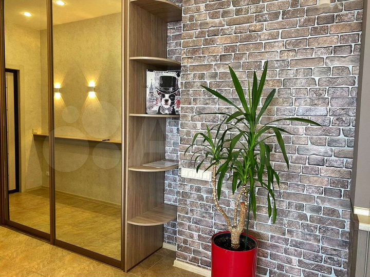 2-к. квартира, 65 м², 17/25 эт.