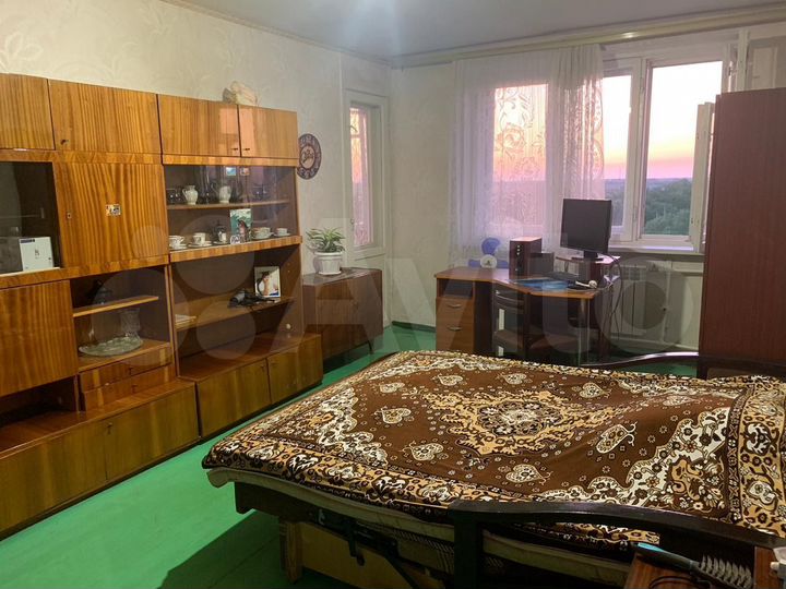 3-к. квартира, 100 м², 5/5 эт.