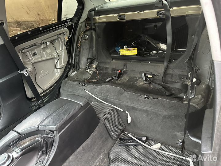 Детали черного салона Bmw e60 рестайл