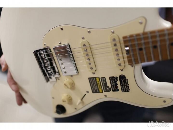 Mooer gtrs S801 White - Электрогитара со встроенны