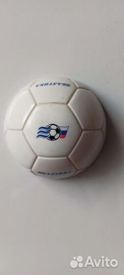 Мяч. Открывашка пива. магнит