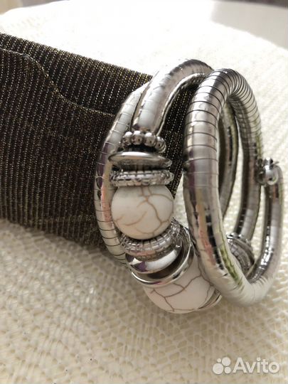 Браслет с камнями