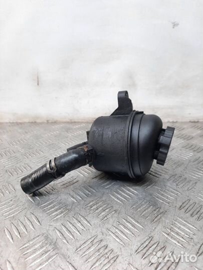 Бачок гидроусилителя руля Mercedes-Benz C-Class