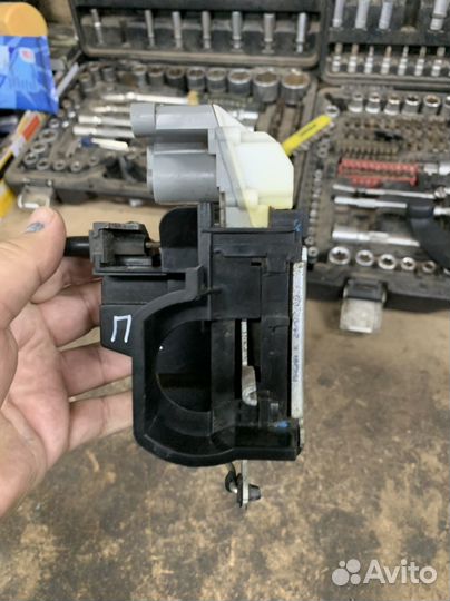 Замок двери передний правый Fiat Albea