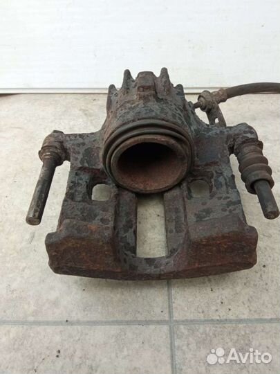 Суппорт тормозной передний правый Peugeot 406