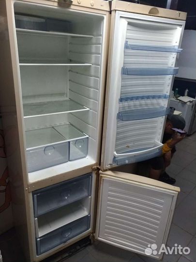 Холодильник Vestfrost