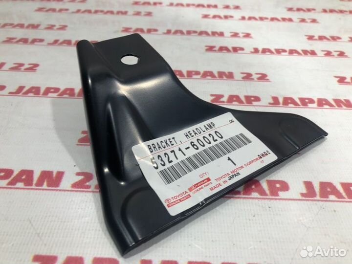 Кронштейн крепления фары правый Toyota Land