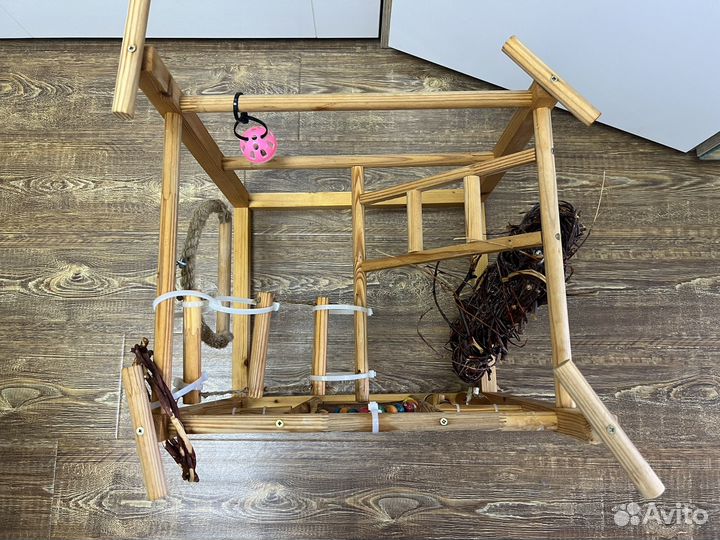 Стенд для попугая