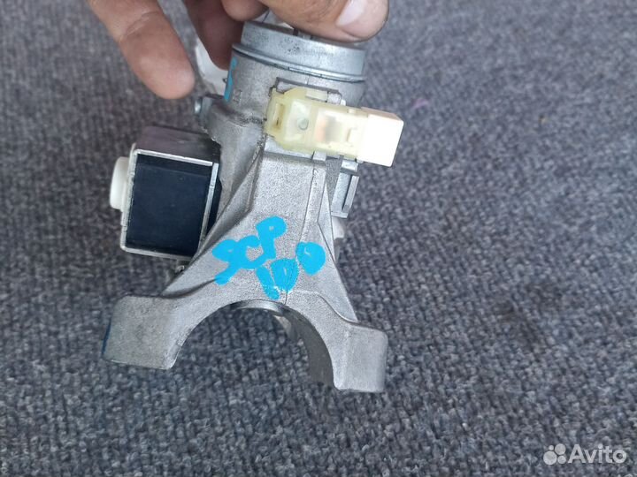 Замок зажигания Тойота vitz