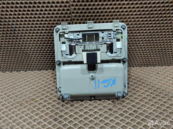 Плафон салона с очечником передний Nissan Bluebird