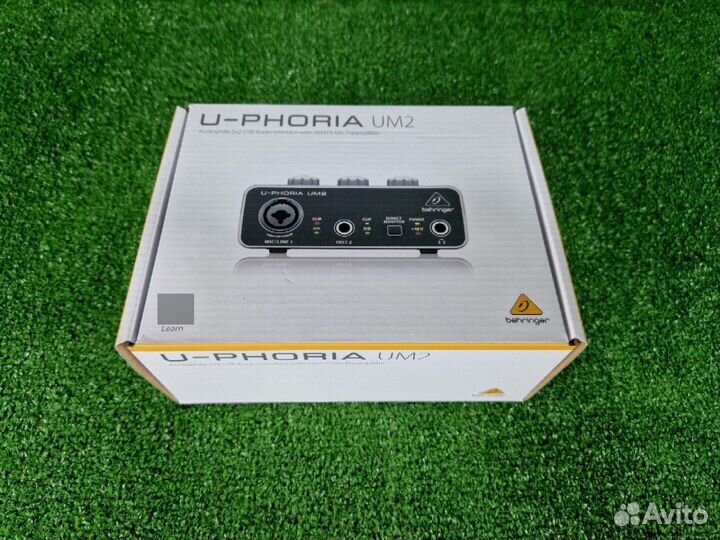 Звуковая карта Behringer U-Phoria UM2