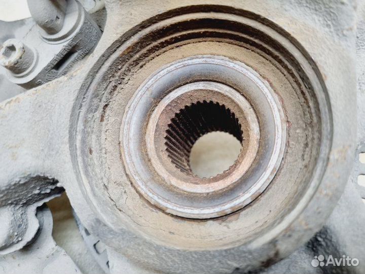 Кулак поворотный передний левый Skoda Octavia A4