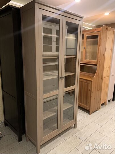 Шкаф-витрина IKEA hemnes хемнес