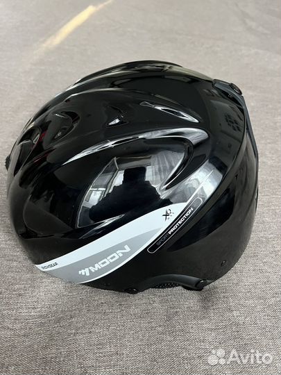 Горнолыжный шлем