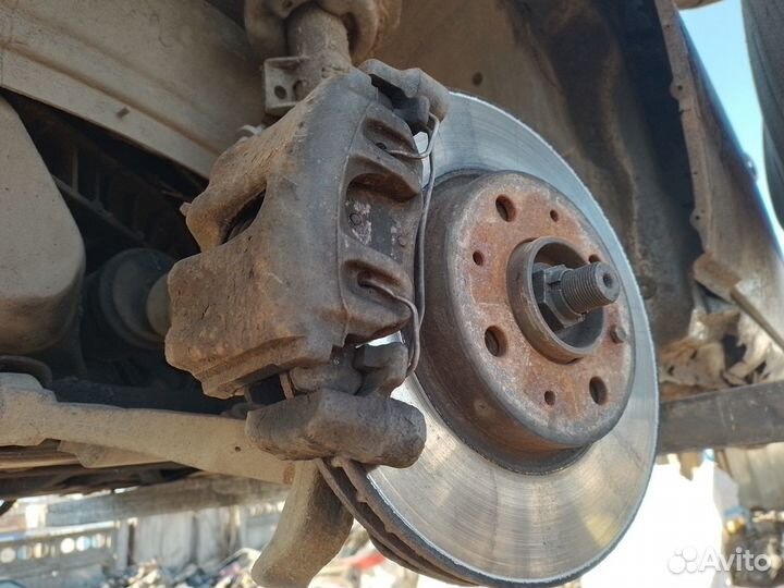 Суппорт передний Volvo 850