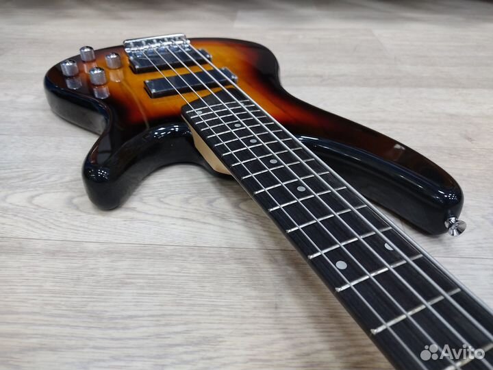 Бас гитара Smiger