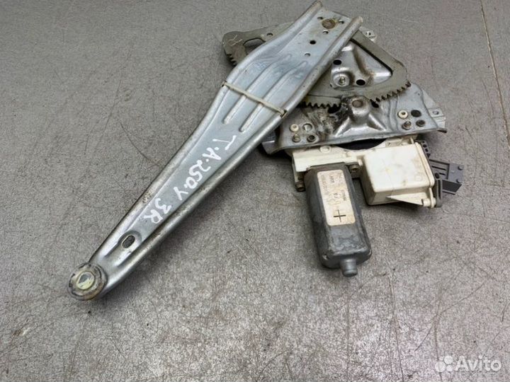 Стеклоподъемник задний правый Toyota Avensis T250