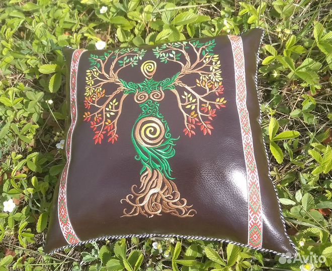 Декоративная подушка новая