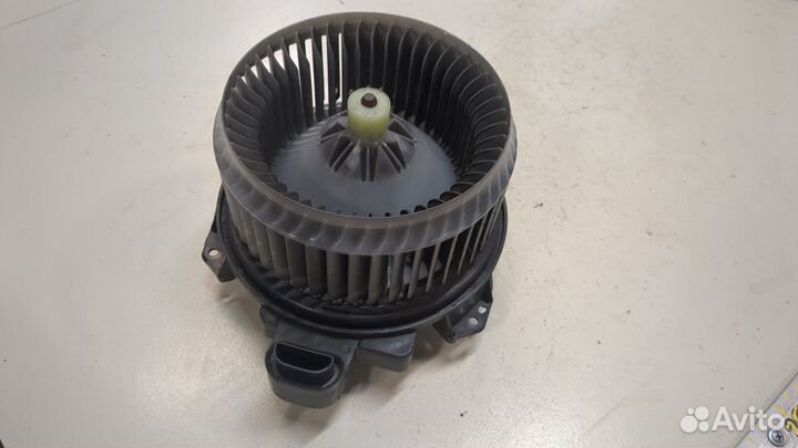 Двигатель отопителя Toyota Avensis 3, 2009