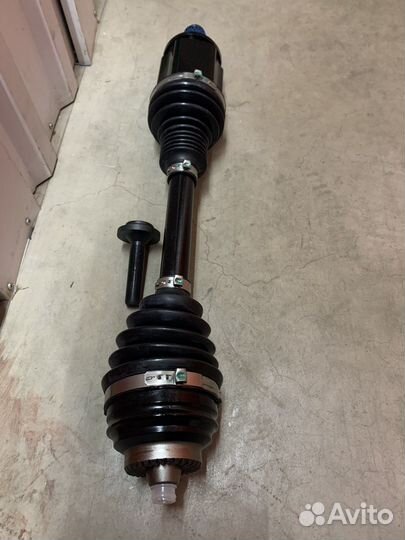 Приводной вал передний левый BMW F30XI