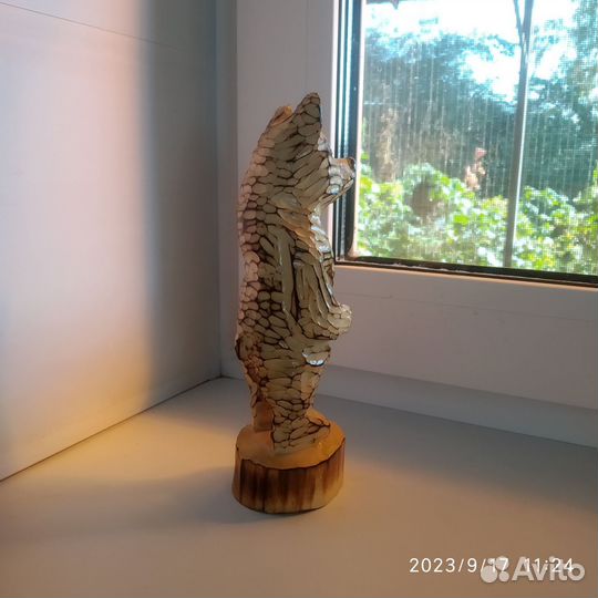 Медведь из дерева