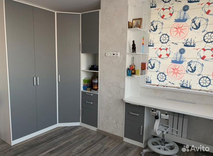 Угловой шкаф