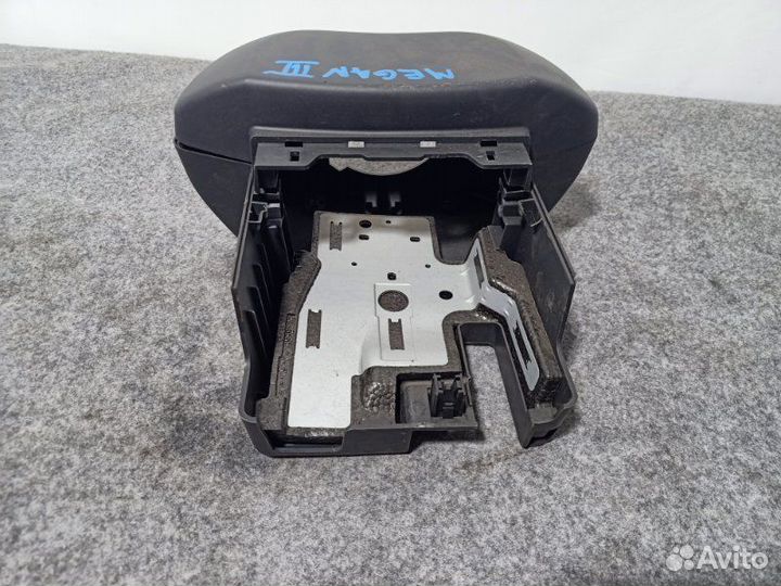 Кожух рулевой колонки Renault Megane KZ0U K4M 2011