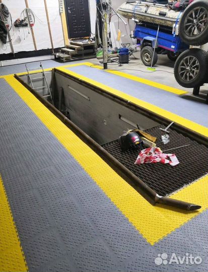 Модульная пвх плитка в автосервис / сто