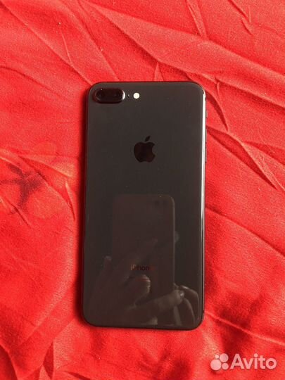 iPhone 8 Plus, 64 ГБ