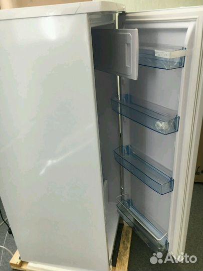 Холодильник с морозилкой новые