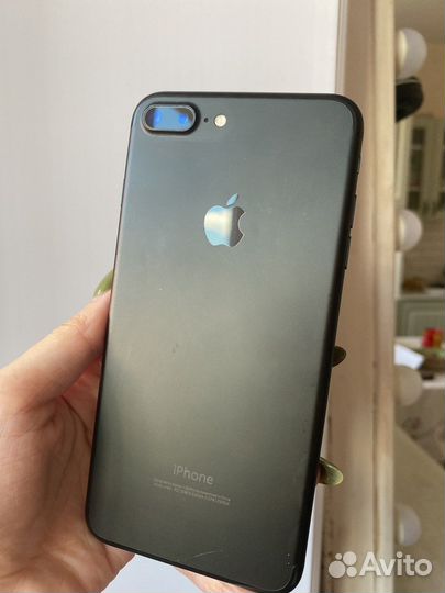 Телефон iPhone 7 plus
