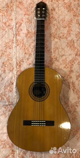 Продам классическую гитару yamaha CX40 + полужёстк